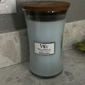 Yankee candle woodwick Magnolia birch large jar!